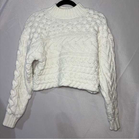 2/$30 FOREVER 21 Women's Cream Cable Knit Sweater Size S - Picture 1 of 4